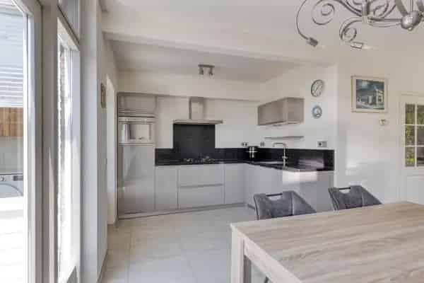 Moderne Hoekwoning Wemeldinge Royale Berging Tuin West