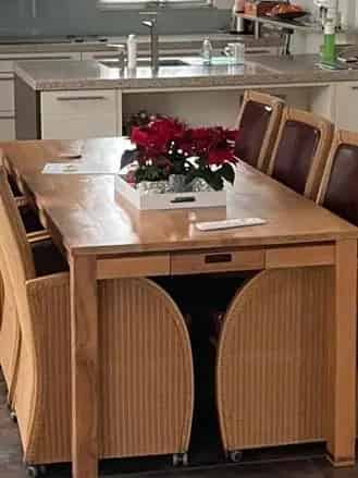Teakhouten Eettafel met 6 Lederen Stoelen