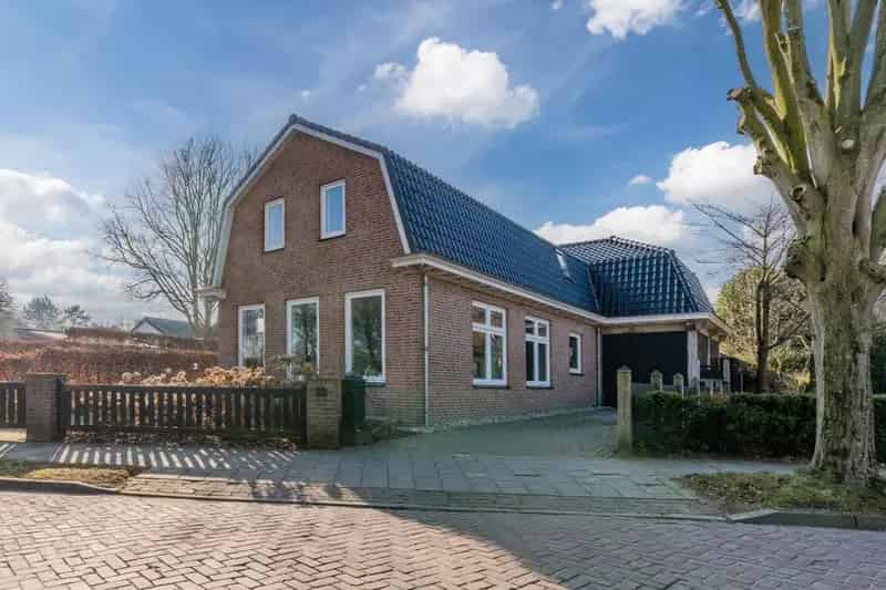 Vrijstaand Woonhuis Beilen 4 slaapkamers Grote Tuin