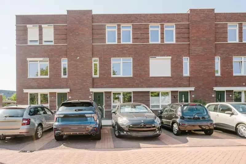 Luxe woning Spijkenisse 4 slaapkamers 2 badkamers