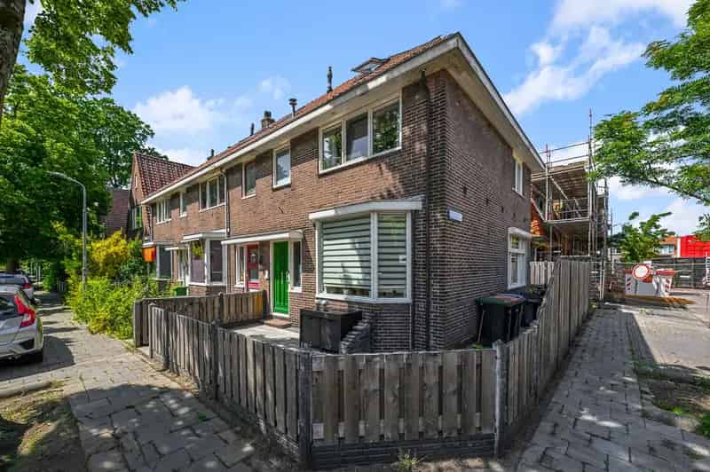 Hoekwoning Koog aan de Zaan 4 slaapkamers Tuin NS station