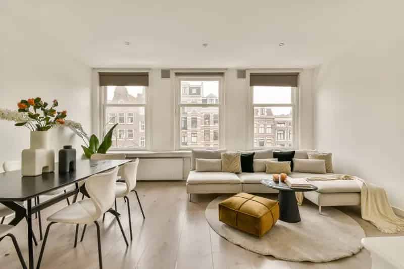 Jordaan Appartement te Koop: 2-Kamer, Balkon, Eigen Grond