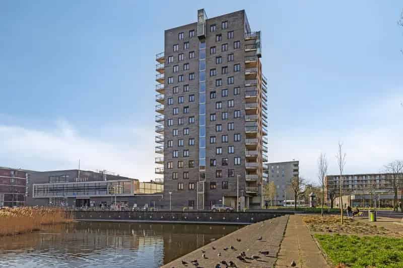 Amsterdam Geuzenveld: Ruim 3 Kamer Appartement 79m2 Balkon Uitzicht 13e Verdieping