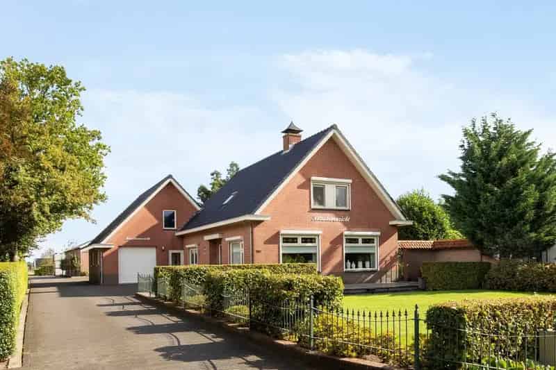 Vrijstaande woning met schuur te koop Lage Valkseweg 110 Lunteren