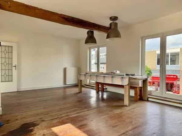 Ruime Bovenwoning met Berging