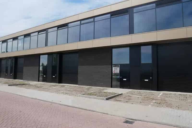 Bedrijfshal te huur 's-Gravenzande - 263m² met kantoor