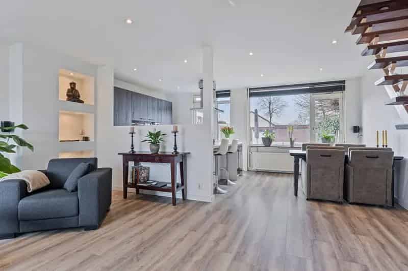 5-kamer Eengezinswoning Zoetermeer Ruime Tuin Garage