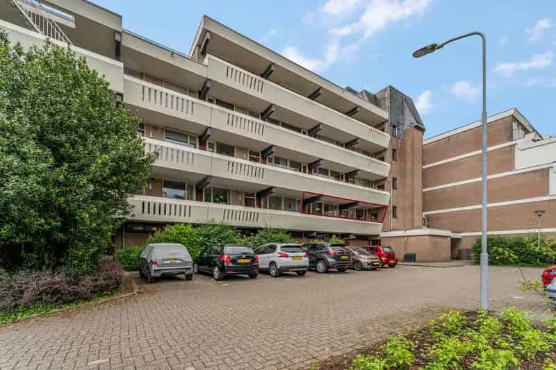 Appartement te koop Ede: 4 Kamer Ruim Terras Nabij Winkelcentrum