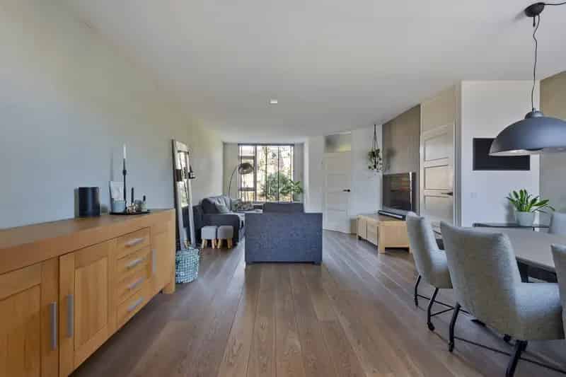 Ruime Eindwoning Oss 4 slaapkamers Grote Garage Zonnige Tuin