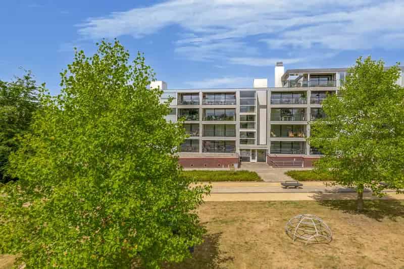 Appartement te koop Waalwijk: Ruim 3-kamer appartement met 2 balkons