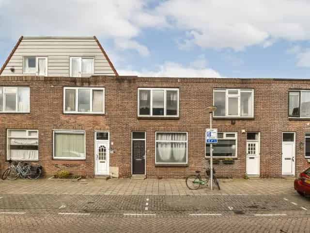 Eengezinswoning Gouda: Zonnige Tuin & Moderne Badkamer