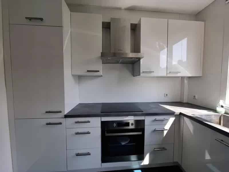 3 Kamer Appartement Rotterdam Charlois  Twee Balkons
