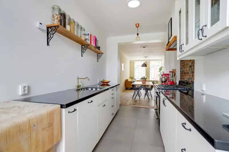 Huis te koop Geertruidenberg: Sfeervolle stadswoning met tuin