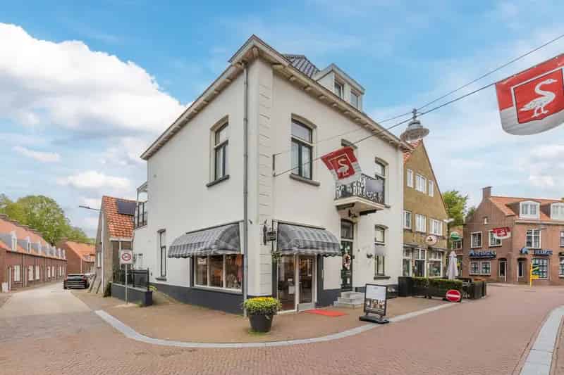 Herenhuis Huissen 248m2 Winkelruimte 3 slaapkamers Dakterras