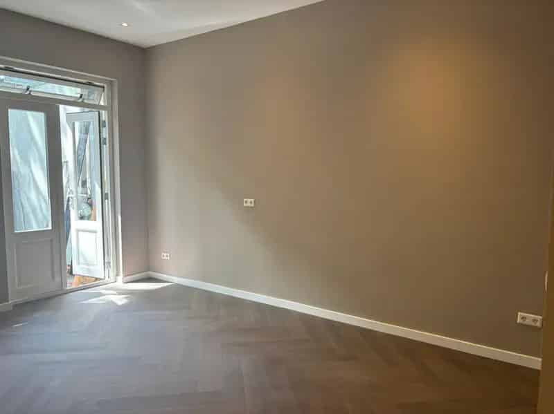 Amsterdam Hoofddorpplein: Geheel gerenoveerd 1 slaapkamer appartement
