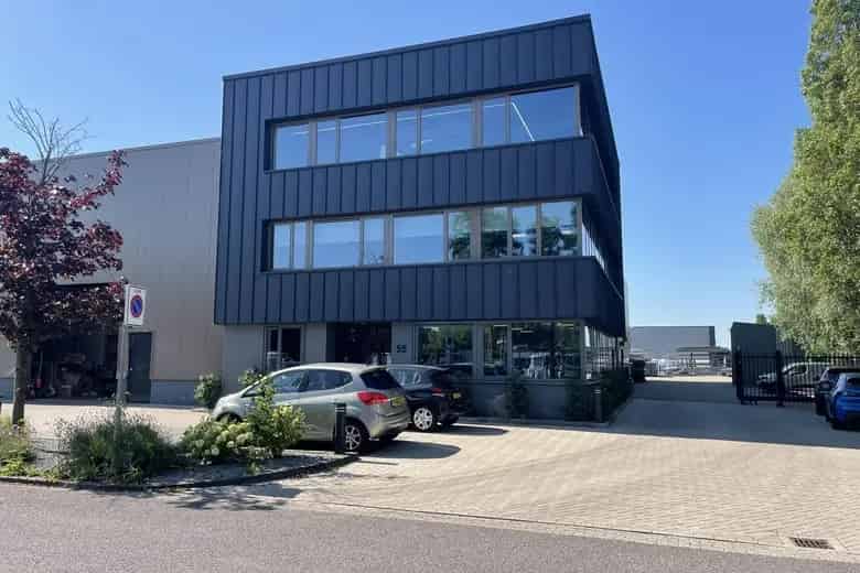 110 m2 Kantoorruimte te Huur Maasdijk