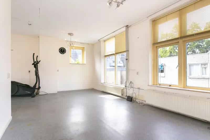 Ruime bovenwoning Arnhem 5 slaapkamers serre terras