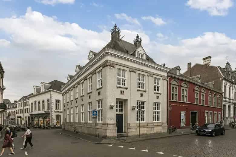 860m2 Kantoorruimte te Huur Vrijthof Maastricht