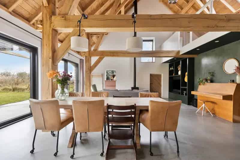 Luxe Gasloze Villa met 4 slaapkamers nabij Roosendaal