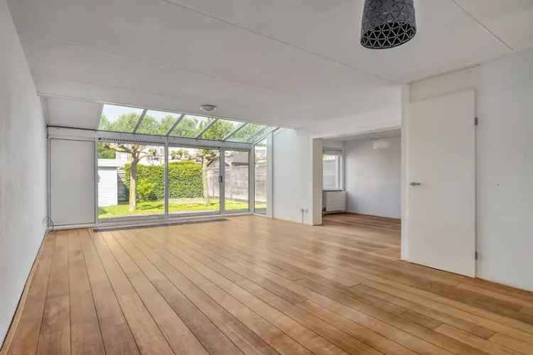 Te Koop: Royale 3 Slaapkamers Tweekapper Almere Muziekwijk