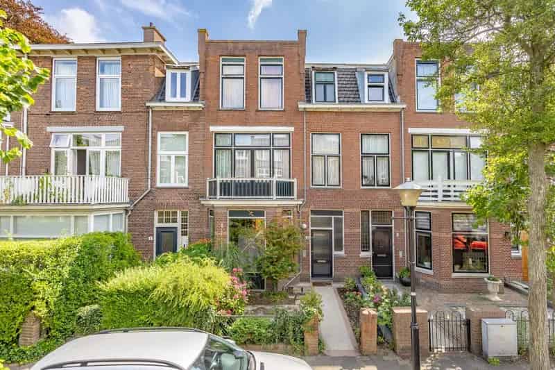 Herenhuis te koop Rijswijk 6 slaapkamers Bomenbuurt