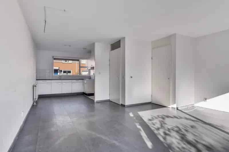Ruime Eengezinswoning 4 Slaapkamers Diepe Tuin Barendrecht