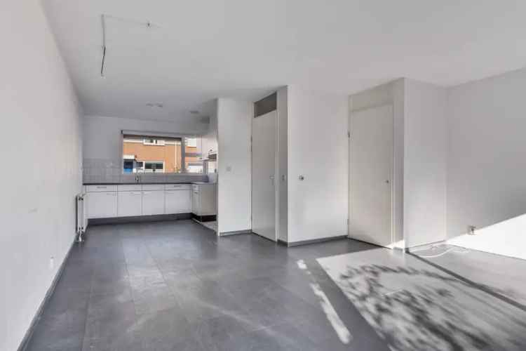 Ruime Eengezinswoning 4 Slaapkamers Diepe Tuin Barendrecht