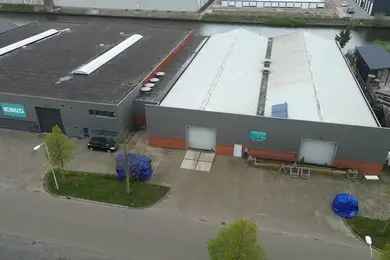 Bedrijfshal 1475m2 Emmeloord te koop aan het water