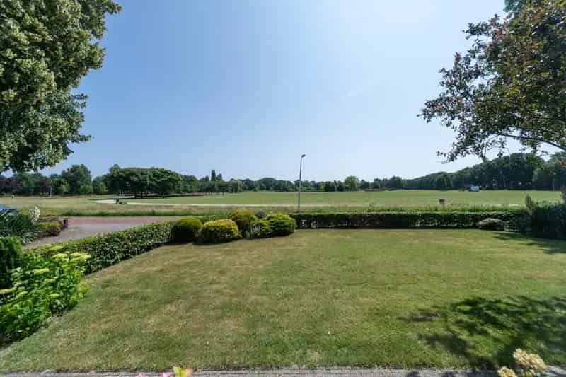 Vrijstaande Villa Reeshofpark: Ruimte, Privacy & Mogelijkheden