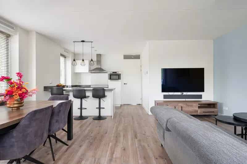 Modern appartement Wijbosch 3 kamers 2 balkons