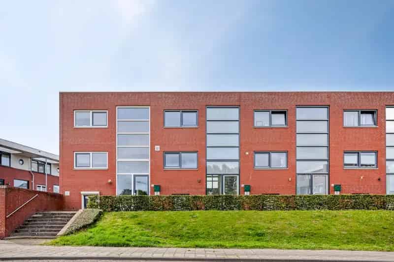 Huis te koop Waalwijk: Ruime split-level woning met tuin en dakterras