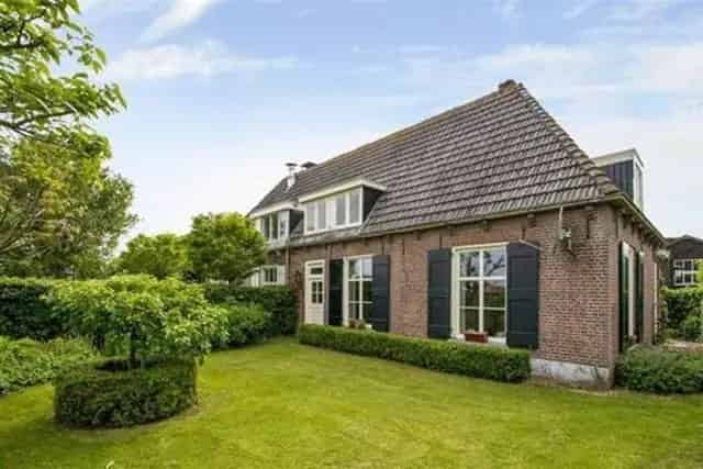 Half Vrijstaande Woning Welsum 6 Kamers 185m2