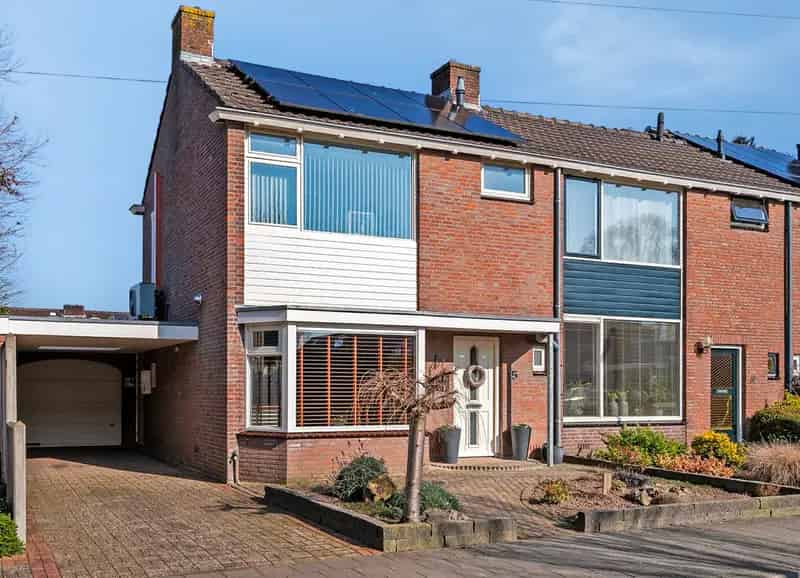 Moderne Uitgebouwde Woning Oosterhout