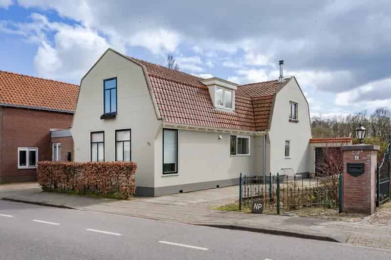 Huis te koop Berkhout 3 slaapkamers tuin aan het water