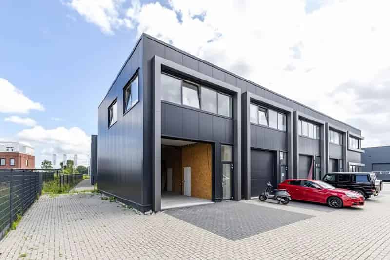 Bedrijfshal Groningen te koop: Kantoor en bedrijfsruimte 133m²