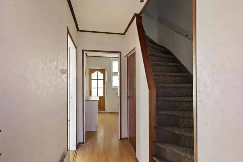 Groot woonhuis te moderniseren grote tuin 3 slaapkamers uit te breiden