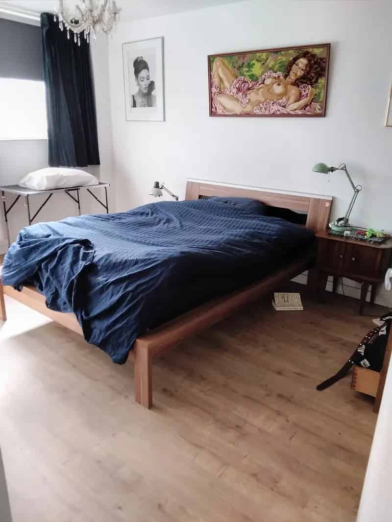 Ruime Tussenwoning met Nieuwe Keuken