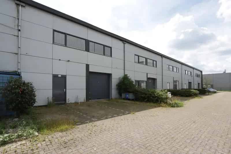Bedrijfsunits te koop Lelystad 300m2 Opslag Kantoor