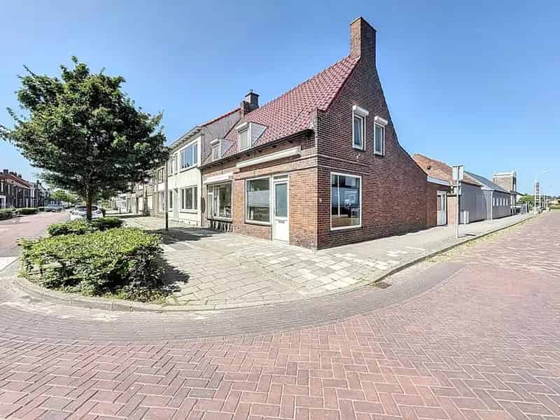 Grote woning Breskens 238m2 met loods en carport