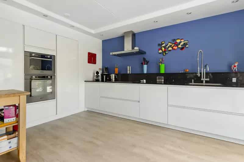 Huis te koop Almere: Ruime 2-onder-1-kapwoning aan het water