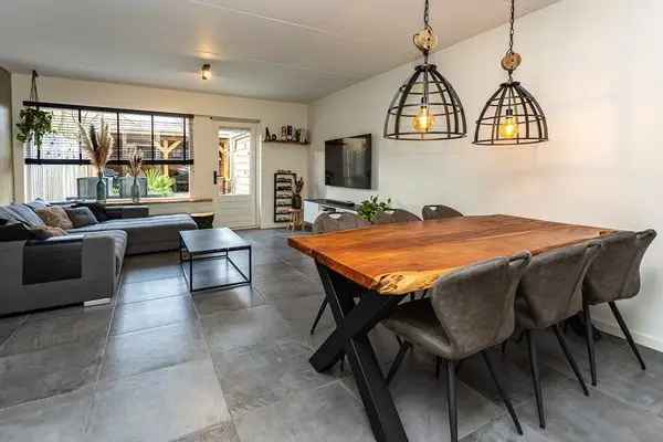 Luxe Tussenwoning Groesbeek Instapklaar 3 slaapkamers Carport