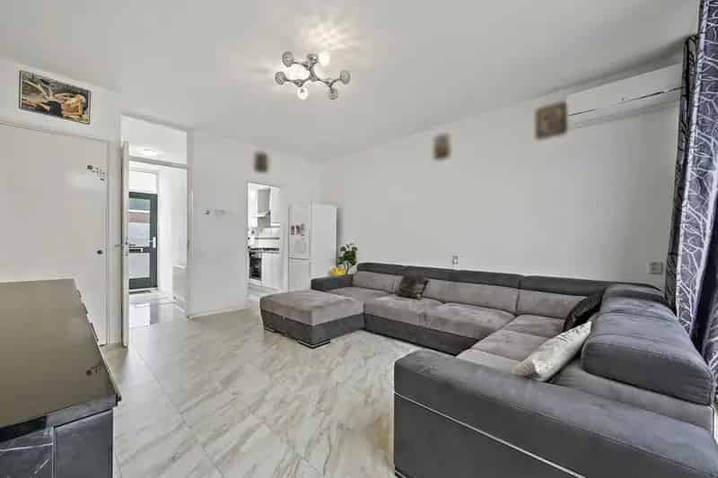Tussenwoning Lombardijen Ruime Woonkamer Moderne Keuken