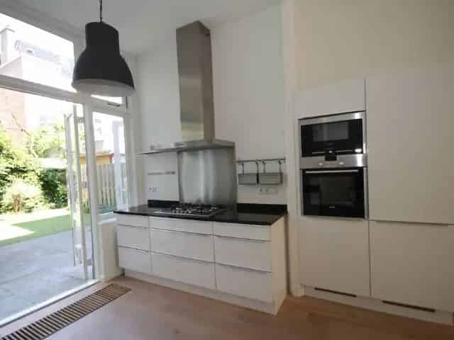 Luxe Herenhuis Den Haag 3 slaapkamers 2 badkamers tuin