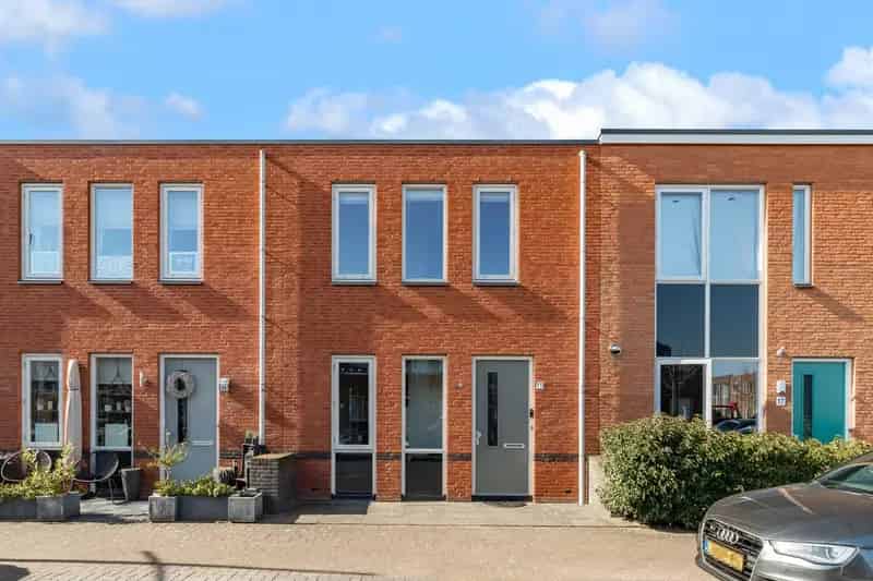 Gezinswoning Assendelft 3 slaapkamers moderne badkamer