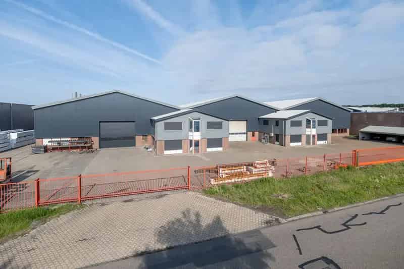 Bedrijfshal Ede 3750m² te Huur Toplocatie A30