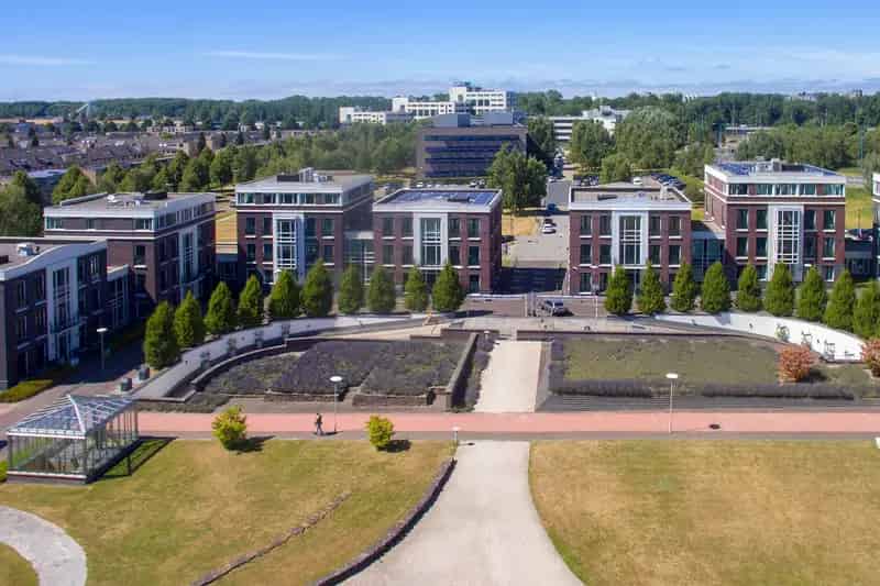 Kantoorvilla Zoetermeer 73m2 4 parkeerplaatsen Uitstekende Bereikbaarheid