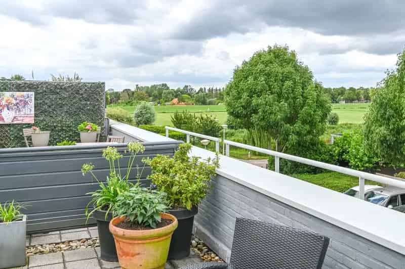 Huis te koop Velserbroek: Luxe Ruime Woning Aan Het Water