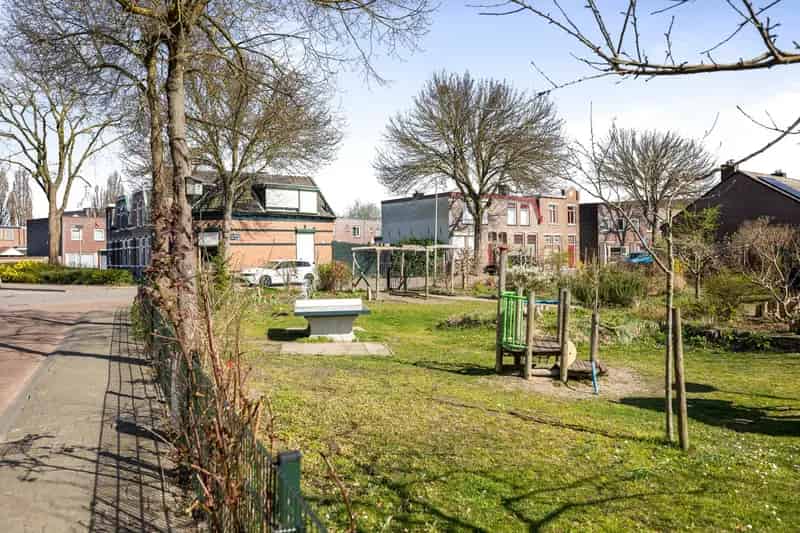 Tweekapper Deventer Voorstad: Moderniseren 136m2 Ruime Kelder