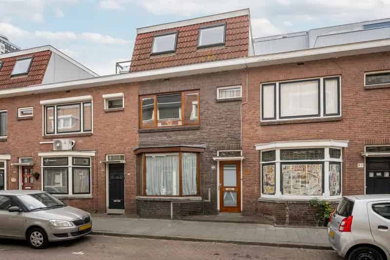 Ruime 5 Slaapkamer Tussenwoning Vlaardingen Nabij Centrum