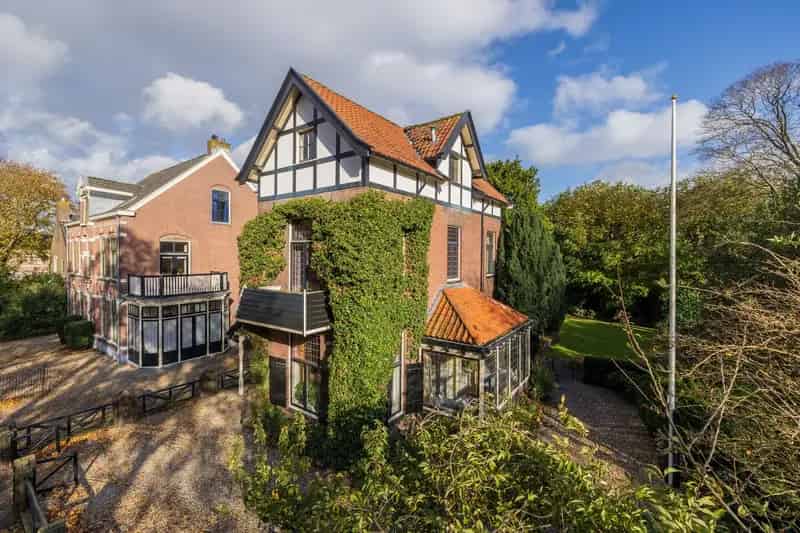 Huis te koop Hillegom: unieke monumentale villa 224m2